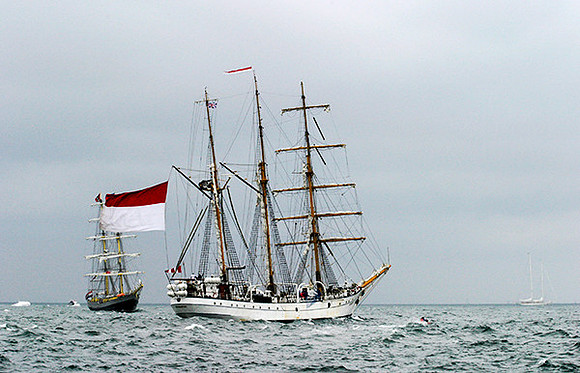 TALL SHIP DEWARUCI